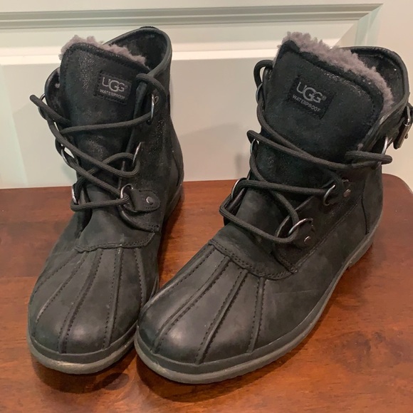 UGG Shoes - UGG SIZE 8 WATERPROOF BLACK BOOTS